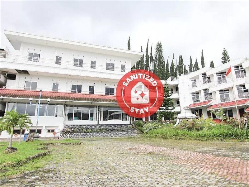 Oyo 90028 Hotel Victory Бату Екстериор снимка