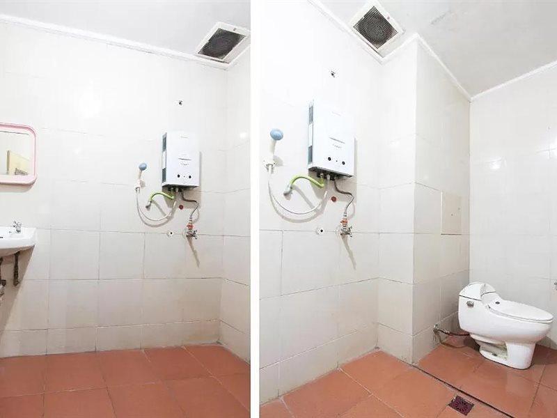 Oyo 90028 Hotel Victory Бату Екстериор снимка