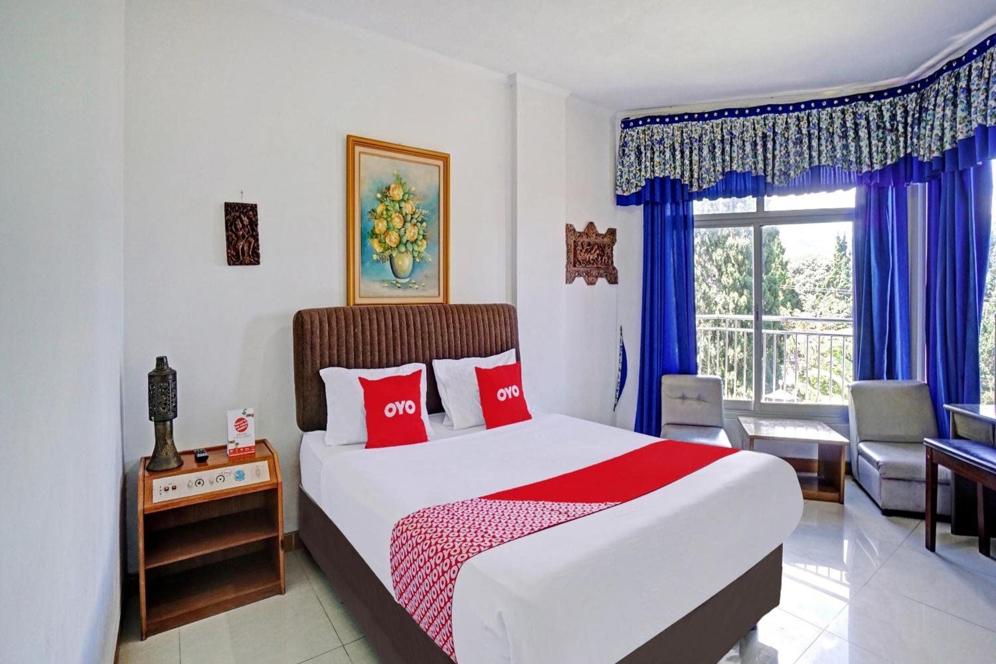Oyo 90028 Hotel Victory Бату Екстериор снимка