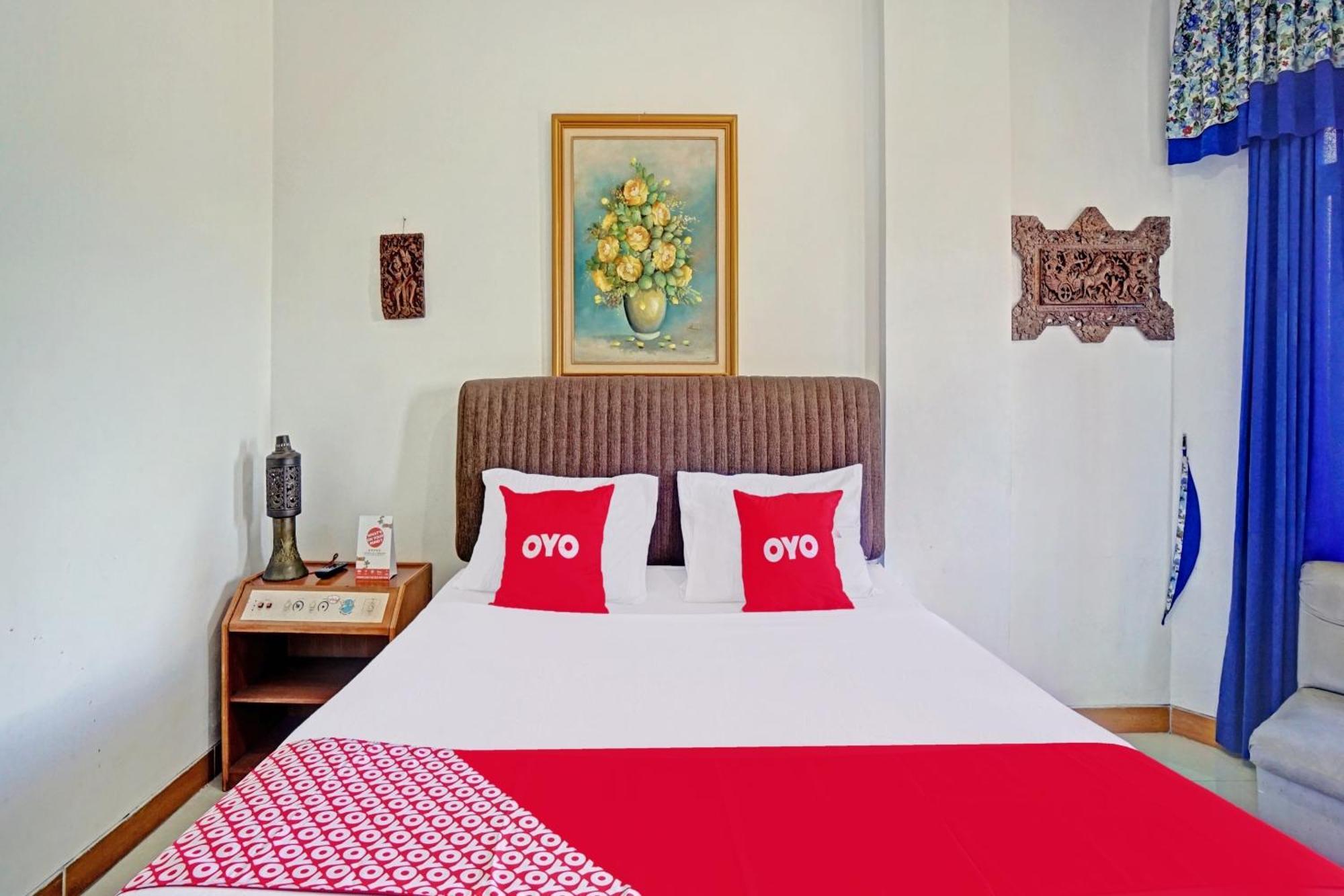 Oyo 90028 Hotel Victory Бату Екстериор снимка